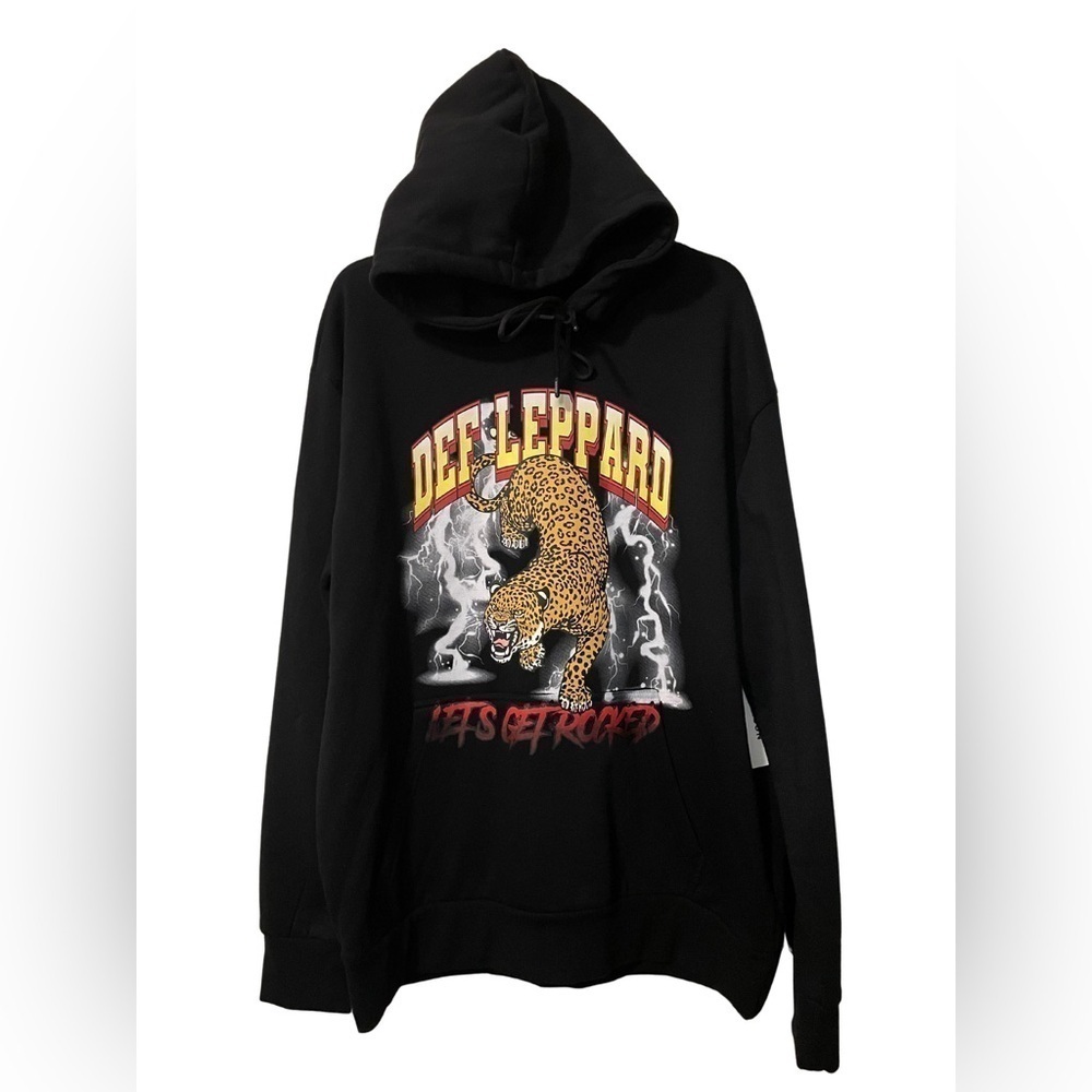 Stylish Black Def Leopard Men's Hoodie: Trendy & Comfortable!